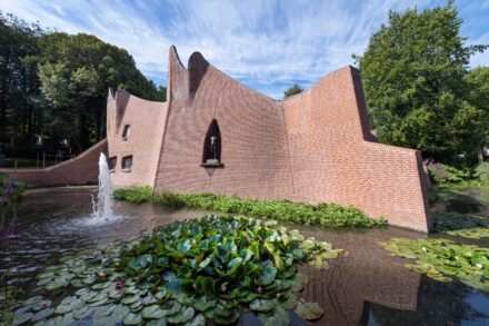 Het museumgebouw van Drents Museum De Buitenplaats