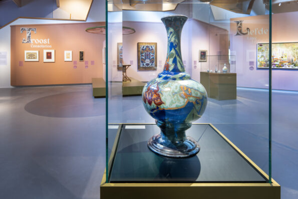 Een detail van de tentoonstelling Power to the Flower