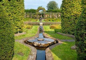 De lilywalk in de museumtuin